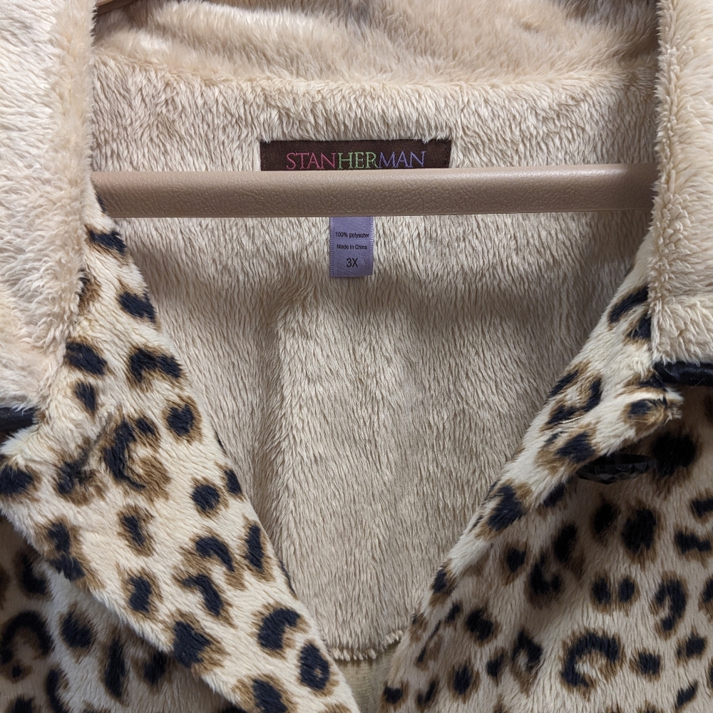 Stan Herman Leopard Print Robe - Picture 16 of 16